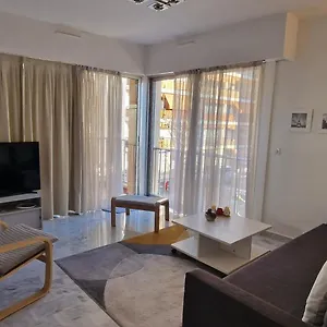 https://roque.fr-provencehotel.com